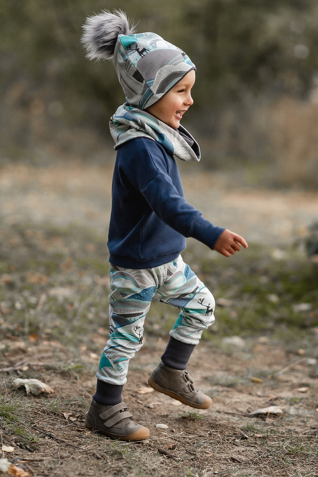 Baby leggings sewing pattern example - includes photo and video tutorials
