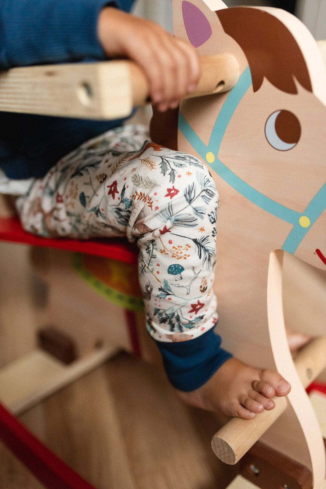 Toddler in comfortable handmade leggings - easy sewing pattern for beginners
